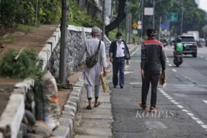 Transportasi Umum dan Keterbatasan dalam Bergerak